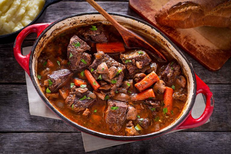 Bò hầm rượu vang Pháp- Boeuf bourgnuignon